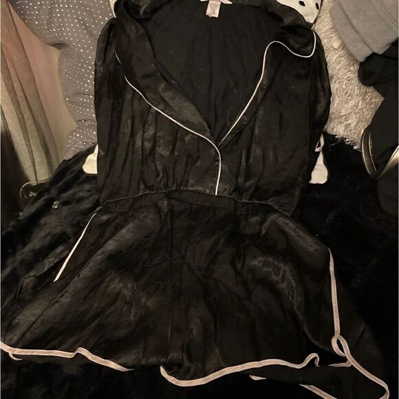 victoria Secret black satin one piece romper- imtimates sz small - Picture 4 of 4